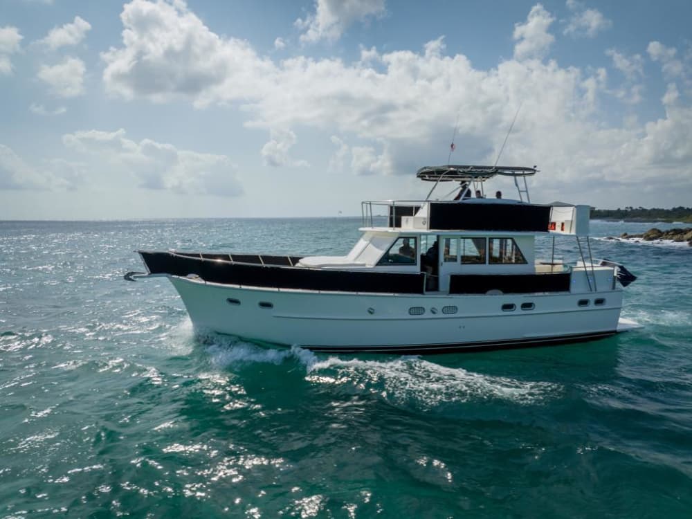 En heldag av magi i Puerto Aventuras på en motoryacht