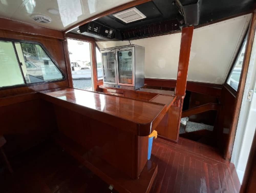 Disfrute del lujo de Puerto Aventuras con un día completo a bordo de un yate a motor.