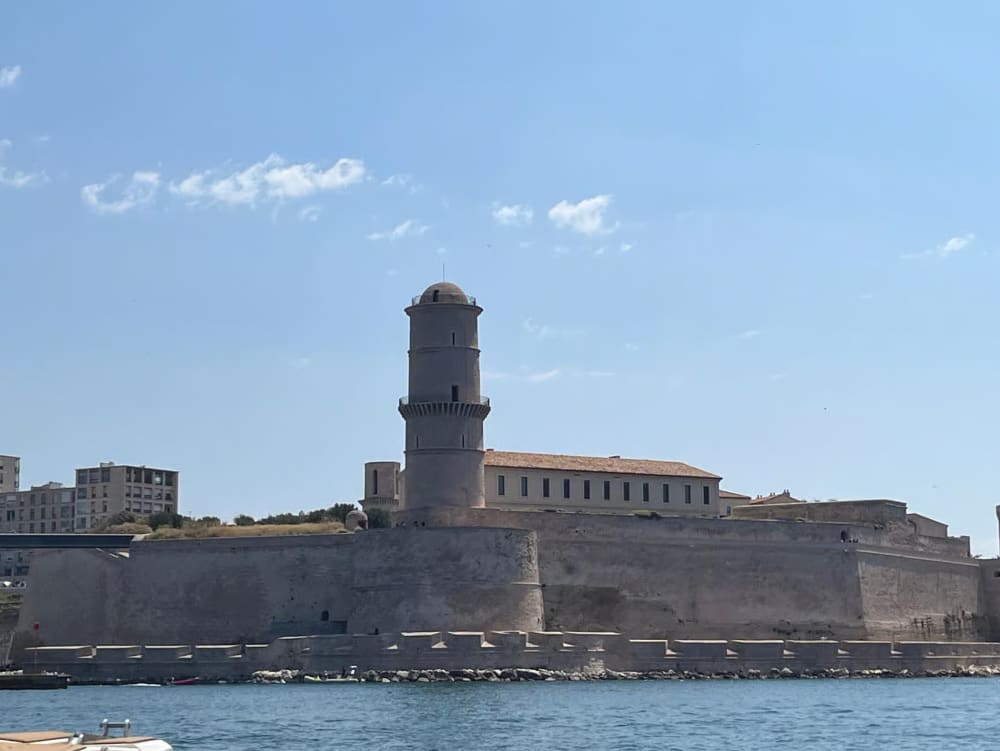 Heading for the Frioul Calanques: an exceptional day out from Marseille