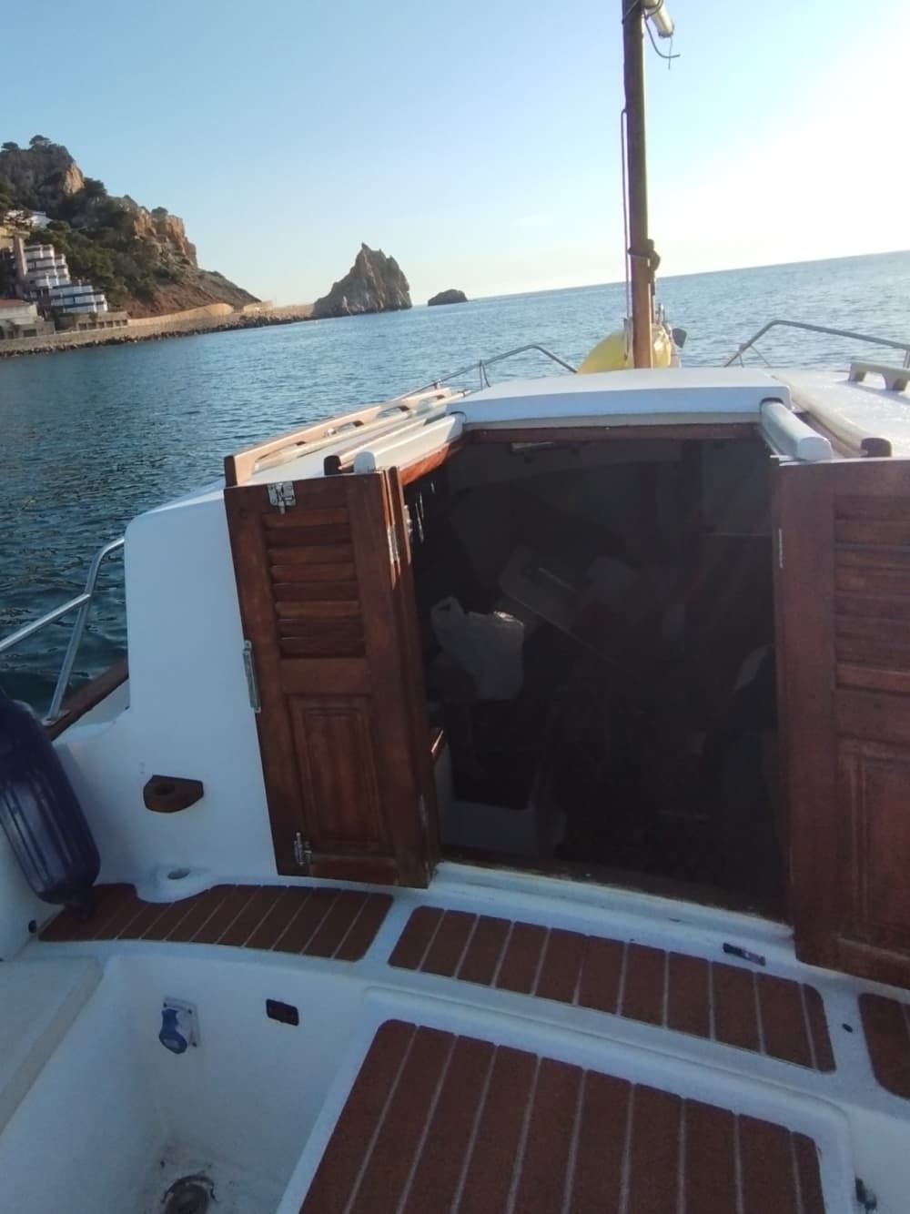 8 heures de navigation le long de la côte de Roses