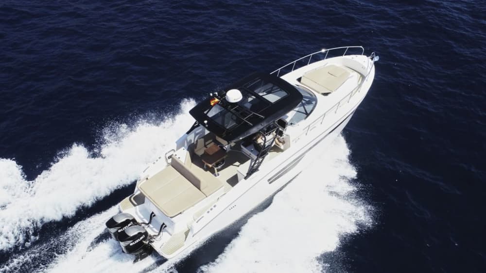 Passeio exclusivo de lancha de luxo de 8 horas até Es Vedrà