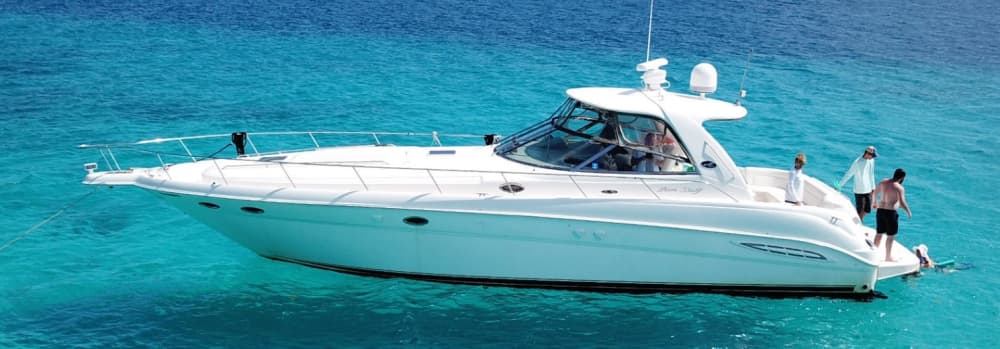 Motorboot huren voor een hele dag in Charlotte Amalie