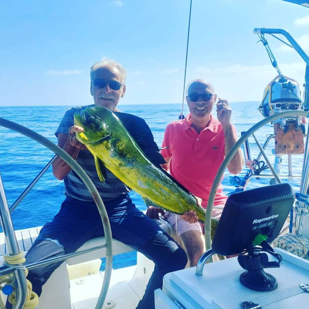 Escursione in barca a vela di un'intera giornata a Marina di Pisa.