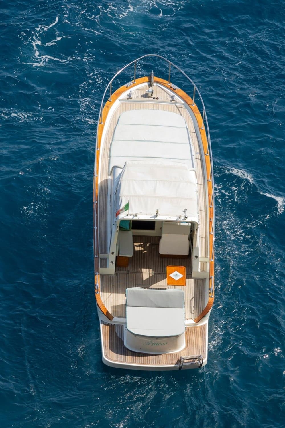 Küstenschönheitskreuzfahrt: Von Positano zu den verborgenen Juwelen Amalfis