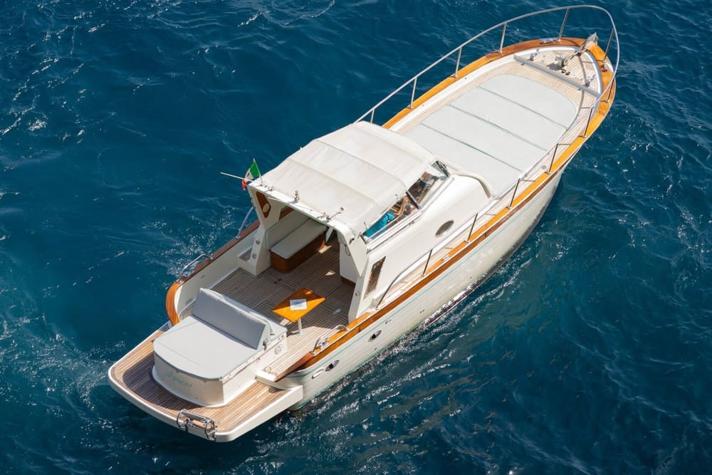 Capri Traumkreuzfahrt: Meereshöhlen, Dörfer und Entspannung