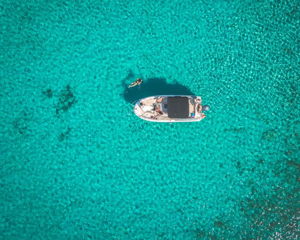 Discover Hvar & Golden Horn – A full-day island adventure on a motorboat from Split
