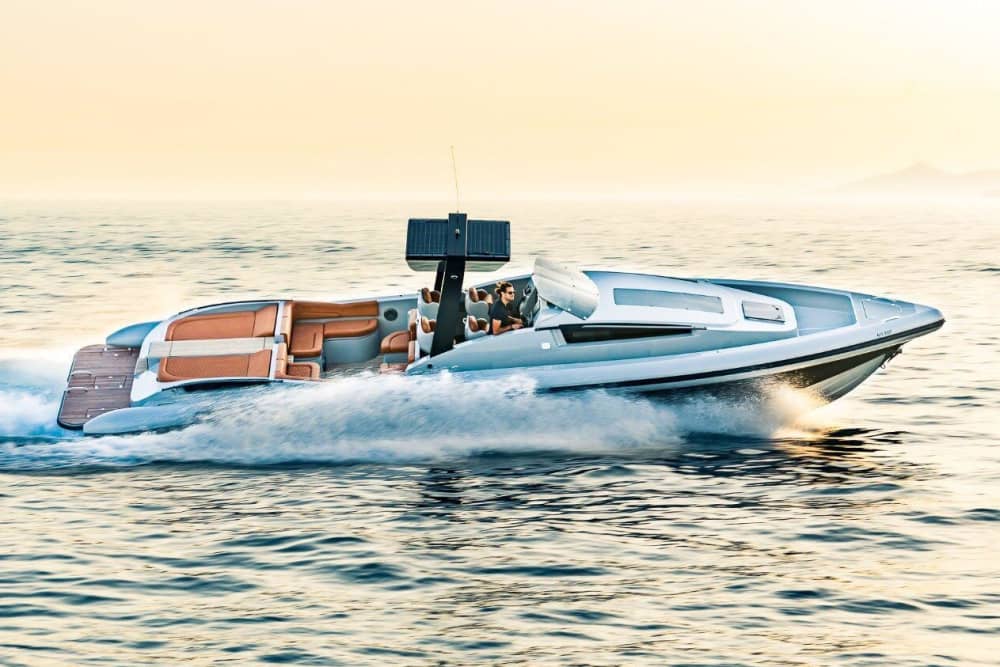 Discover Dubai: Half-day of pure joy on a motorboat