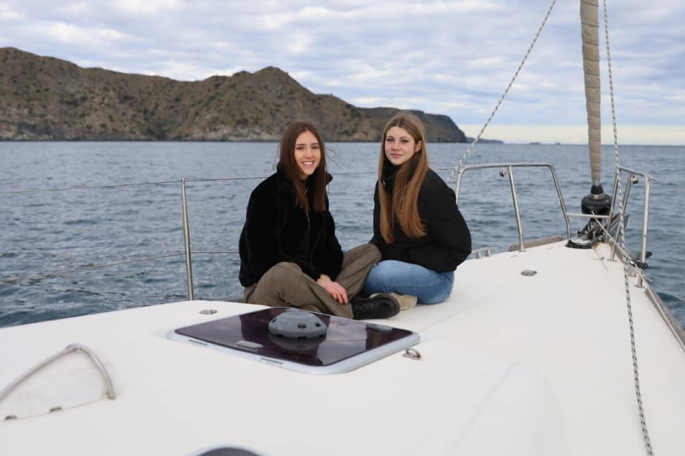 Scopri Badalona con un'escursione in barca a vela di un'intera giornata.