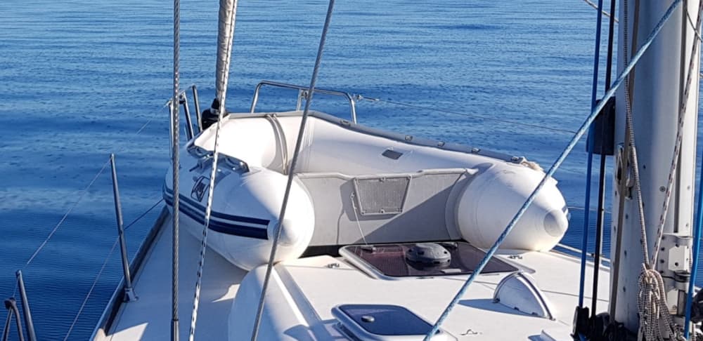 Scopri Badalona con un'escursione in barca a vela di un'intera giornata.