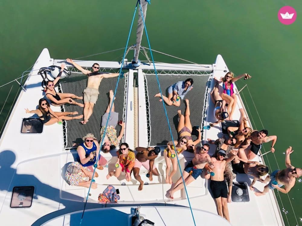 Passeio de catamarã de 4 horas e meio dia com paragem para banho – Explore a Costa Algarvia