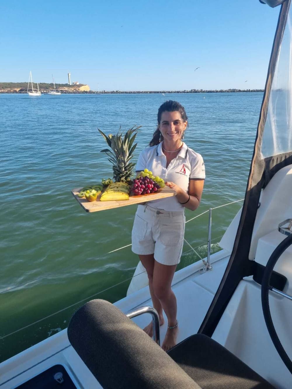 Passeio de catamarã de 4 horas e meio dia com paragem para banho – Explore a Costa Algarvia