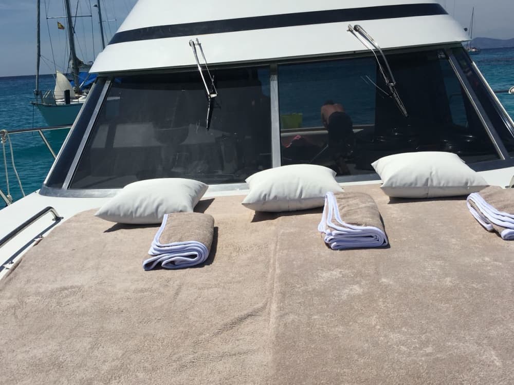 Jouw dag in Marsala: Huur een motorboot voor een dag vol ontdekkingen.