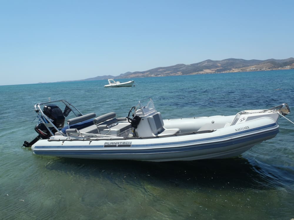 Private boat trip around Paros on a motorboat