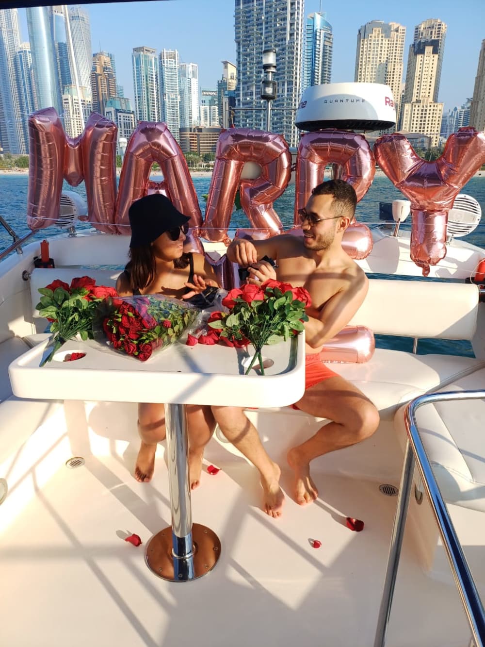 Speciale viering/romantische luxe jachttour rond Dubai