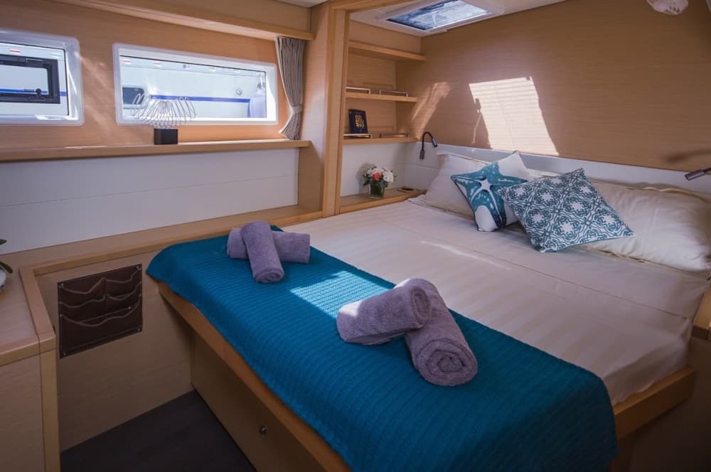 Island Bliss: Beach & Cave Adventure in Naxos