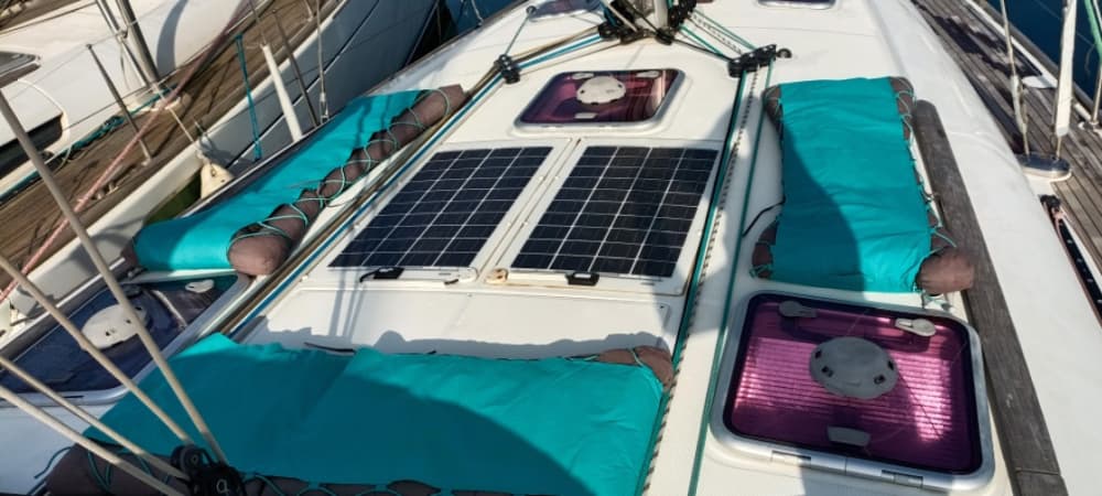 Private 4-hour sailing excursion in Barcelona.