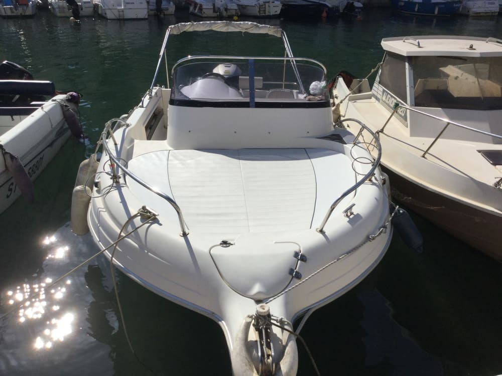 Erleben Sie die Wellen: Ein halbtägiger Ausflug in Sète an Bord eines Motorboots