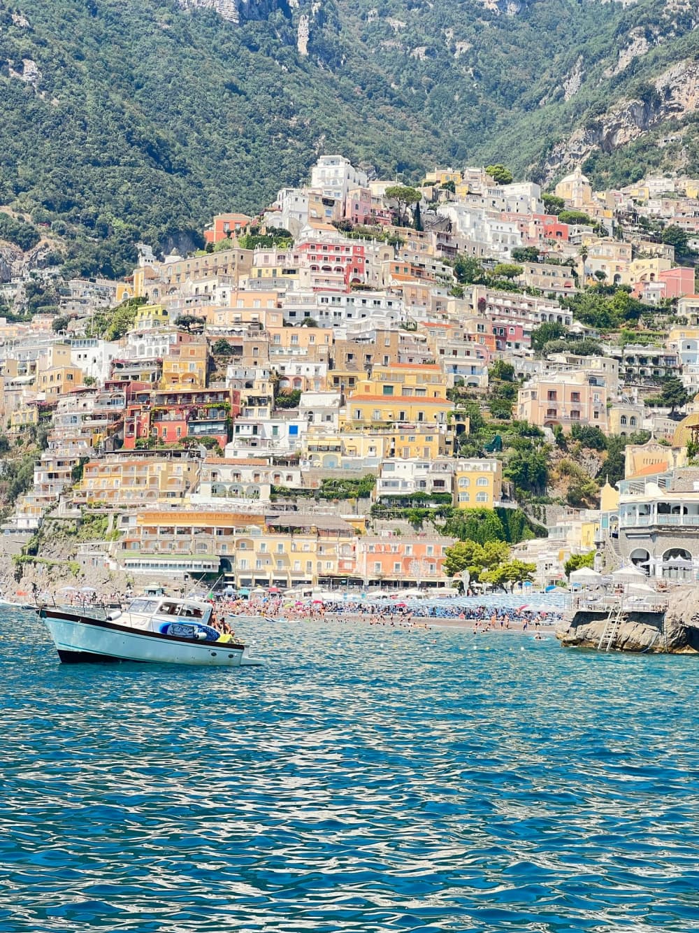7-stündige Kreuzfahrt: Entdecken Sie die Küsten von Amalfi und Sorrent und die Magie von Capri