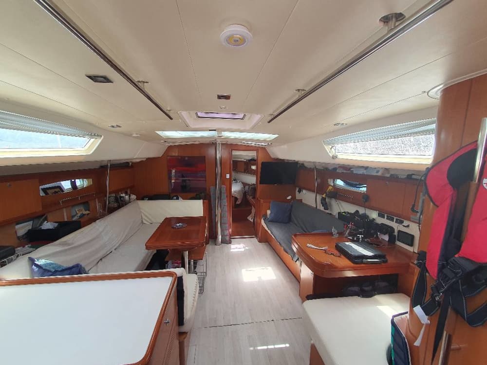 Découvrez Le Lavandou lors d'une excursion en voilier d'une journée.