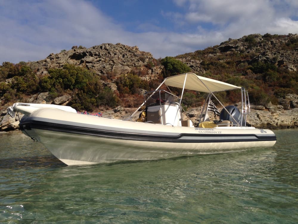 Découvrez les rivages de Brest : une excursion d'une journée complète à bord d'un bateau à moteur