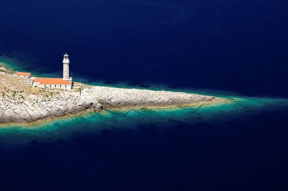 Private boat trip around Vis on a motorboat