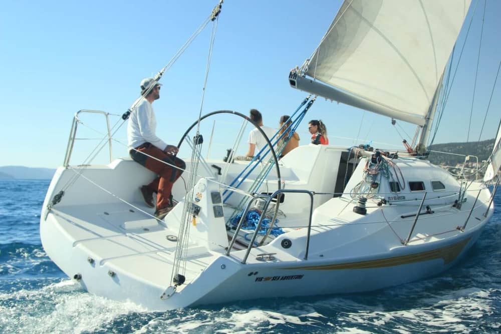 Full-day sailing experience in Vis