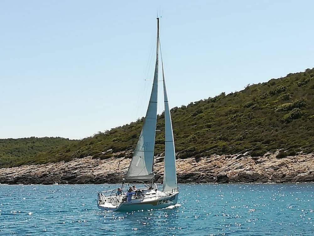 Full-day sailing experience in Vis
