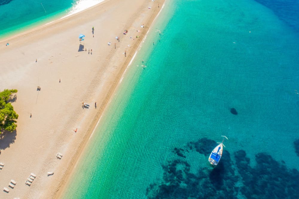 Ολοήμερη ιδιωτική εκδρομή με σκάφος από το Σπλιτ προς τον Κεράτιο Κόλπο, τα νησιά Χβαρ και Πακλένι