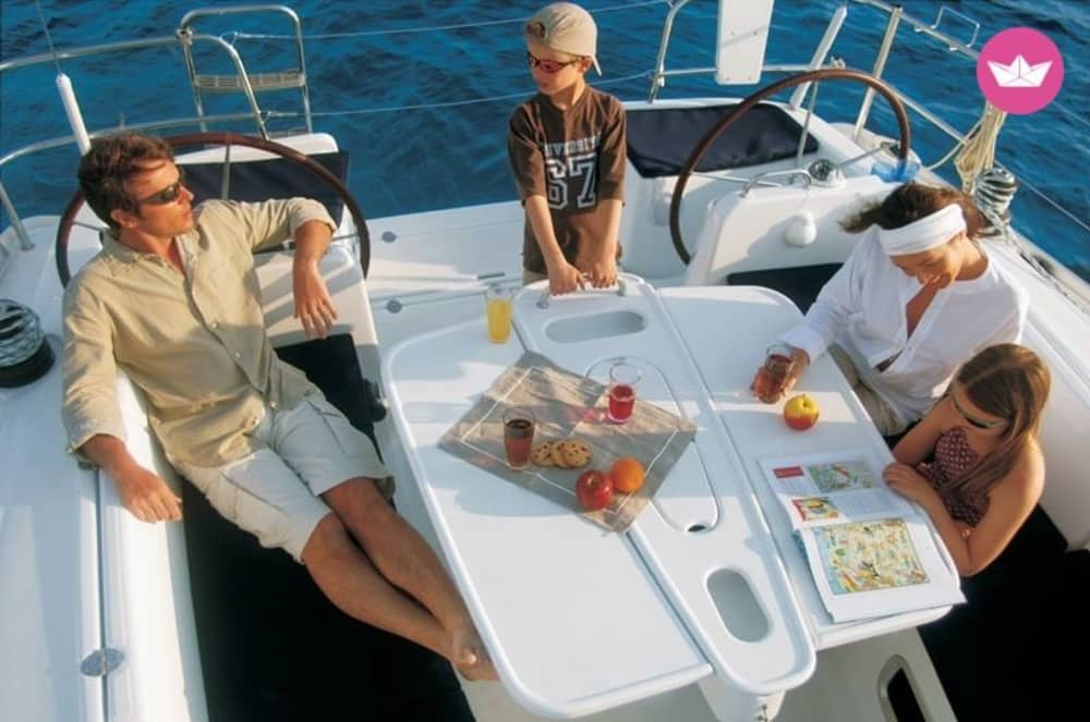 Navegando por las joyas de Malta: Aventura de un día completo a Comino y más allá