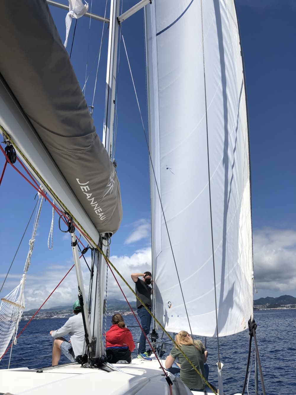 Meer, Liebe & Sonne: Ein Tag voller Emotionen auf einem Segelboot