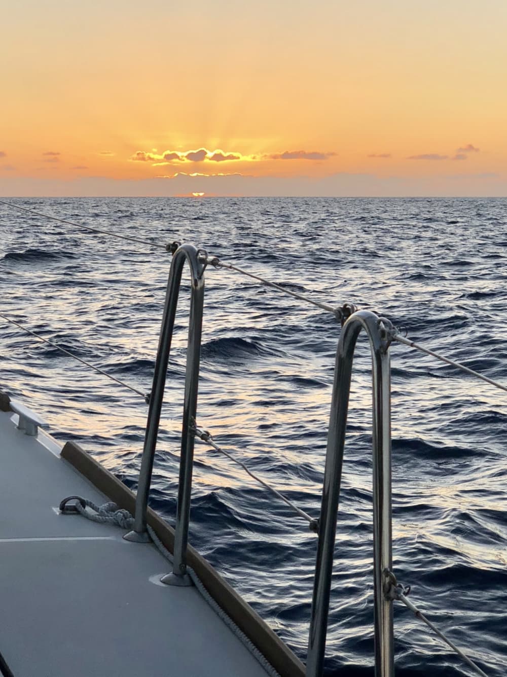 Meer, Liebe & Sonne: Ein Tag voller Emotionen auf einem Segelboot