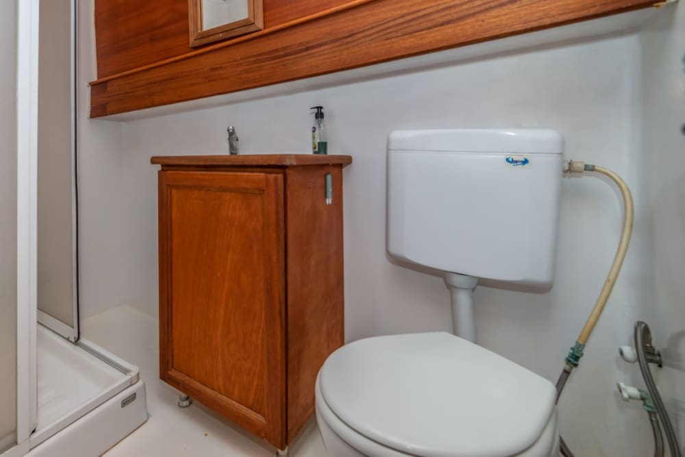 Tu escapada VIP a Piso Livadi: Un viaje de 3h30 en un goleta.