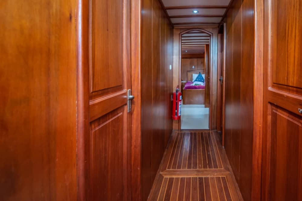 Tu escapada VIP a Piso Livadi: Un viaje de 3h30 en un goleta.