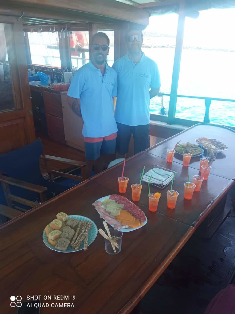 Tu escapada VIP a Piso Livadi: Un viaje de 3h30 en un goleta.