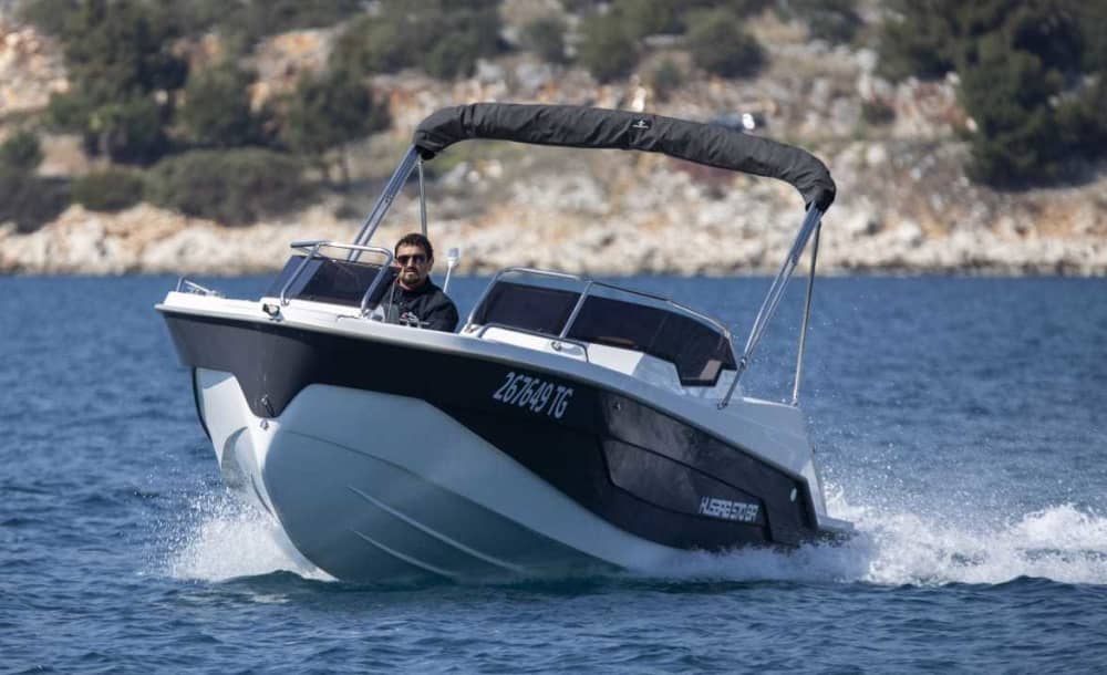 Your private motorboat for a day around Trogir