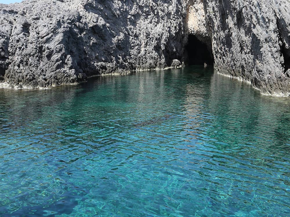 Half-Day Cruise (4h) – Antiparos Escape