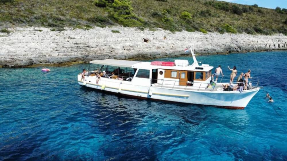 Red Rocks e Ilhas Pakleni: Escapada costeira de um dia inteiro