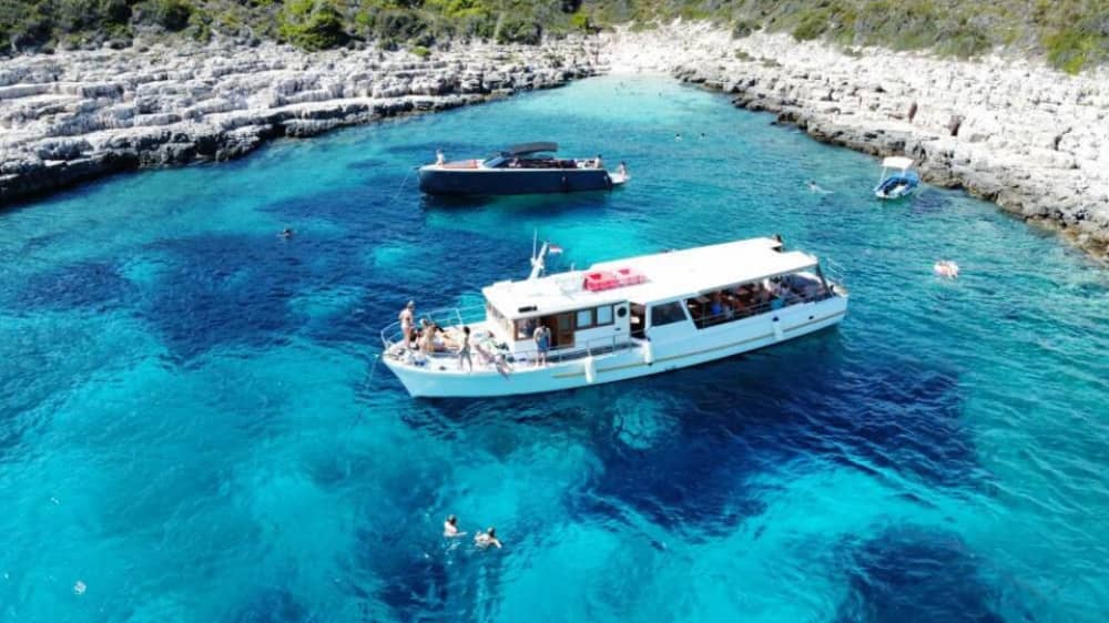 Red Rocks e Ilhas Pakleni: Escapada costeira de um dia inteiro