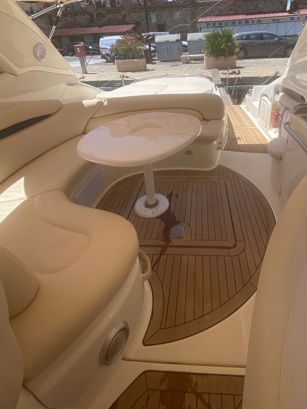 Njut av 8 timmar på en motorbåt i Porto Santo Stefano