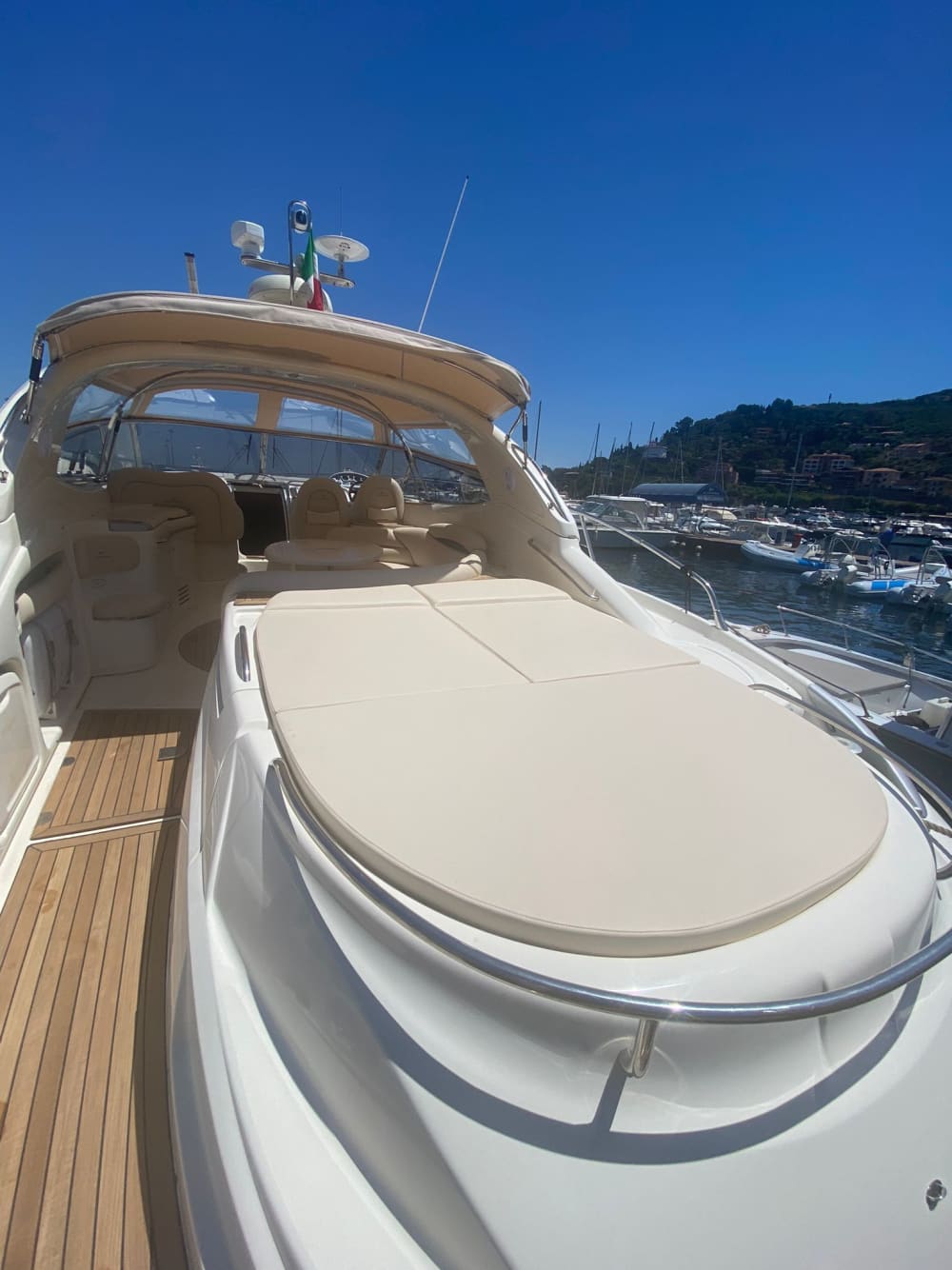 Njut av 8 timmar på en motorbåt i Porto Santo Stefano