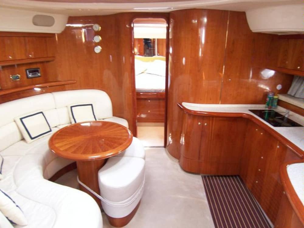 Njut av 8 timmar på en motorbåt i Porto Santo Stefano