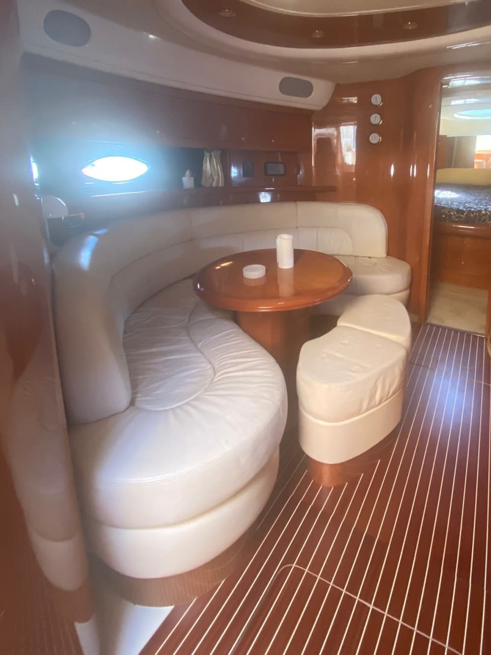 Njut av 8 timmar på en motorbåt i Porto Santo Stefano