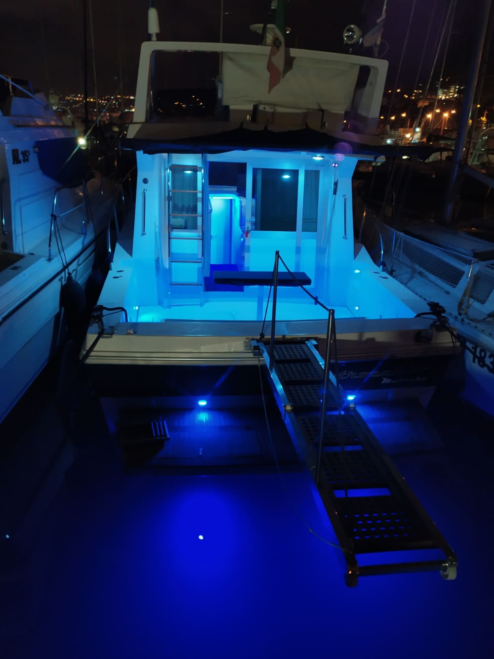 Насладитесь солнцем во время 9-часовой морской прогулки в Санремо.