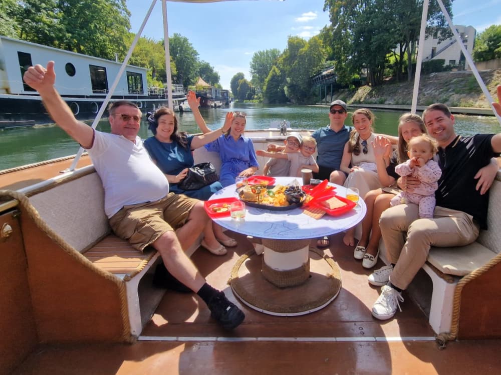 Balade Privée sur la Seine : Paris Iconique en 60 Minutes