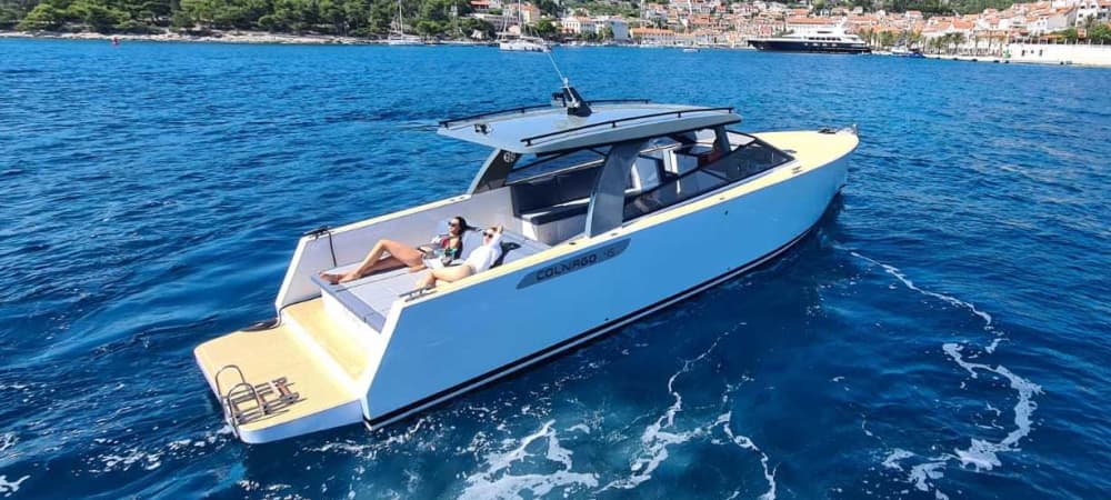 Χβαρ: Ιδιωτική εκδρομή με ταχύπλοο στο Γαλάζιο Σπήλαιο και το Βις