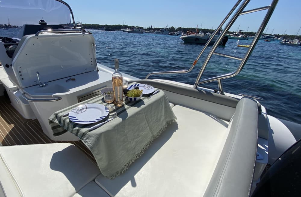 Entdecken Sie Monte Carlo auf einer ganztägigen Motorboottour