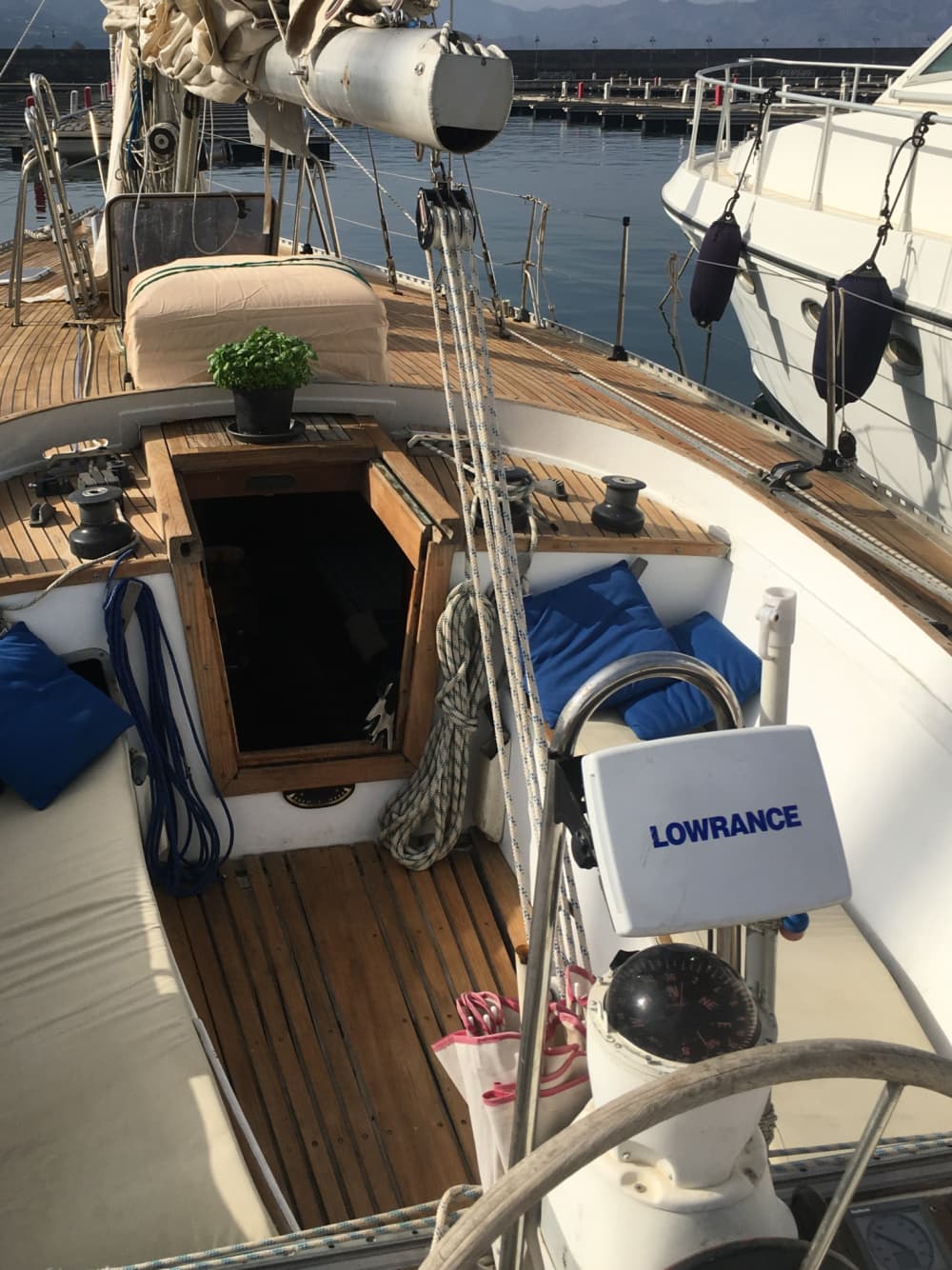 Genießen Sie einen ganzen Tag Segeln in Cannigione auf einem Segelboot