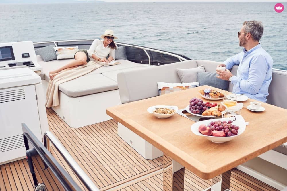 A prestigious day at sea and exclusive service