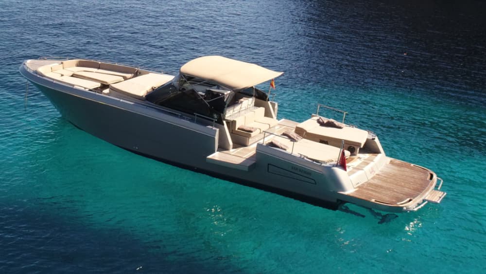 Luxus neu definiert auf Menorca: Ein unvergesslicher Tag auf einer Motoryacht