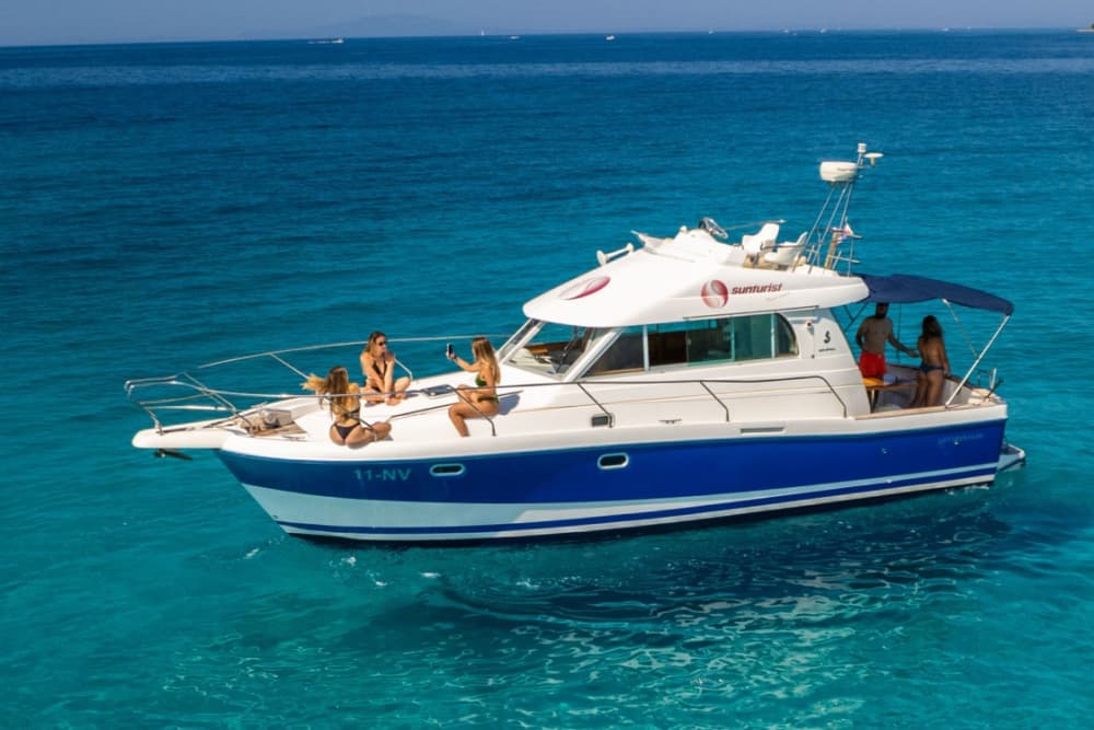 6 timmar sol runt Novalja på en motorbåt